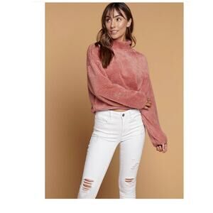 NWT Heart & Hips Woman's  Pink Fuzzy Soft Mock Neck Sweater Large